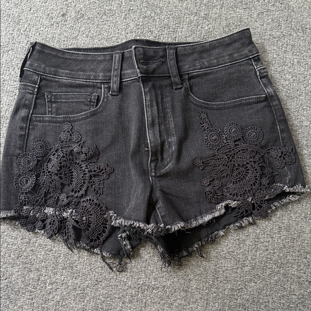 Women's American Eagle black hi rise shortie with lace trim size 2